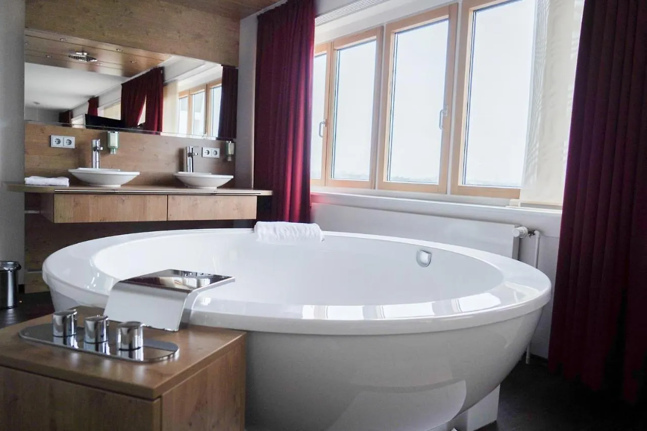 Rcadia Gaming House Bed & Breakfast Hamburg